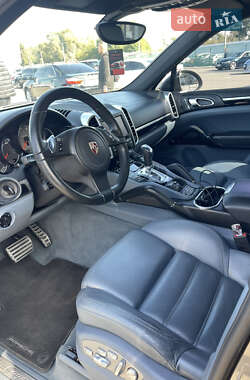 Внедорожник / Кроссовер Porsche Cayenne 2010 в 