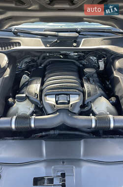 Внедорожник / Кроссовер Porsche Cayenne 2010 в 