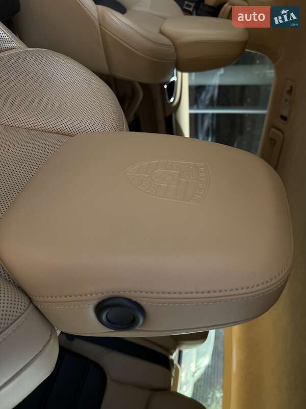 Позашляховик / Кросовер Porsche Cayenne 2012 в Дніпрі