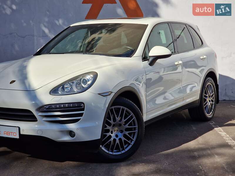 Внедорожник / Кроссовер Porsche Cayenne 2011 в Одессе