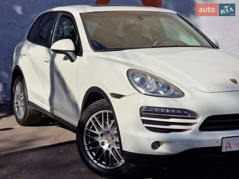 Внедорожник / Кроссовер Porsche Cayenne 2011 в Одессе