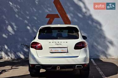 Внедорожник / Кроссовер Porsche Cayenne 2011 в 