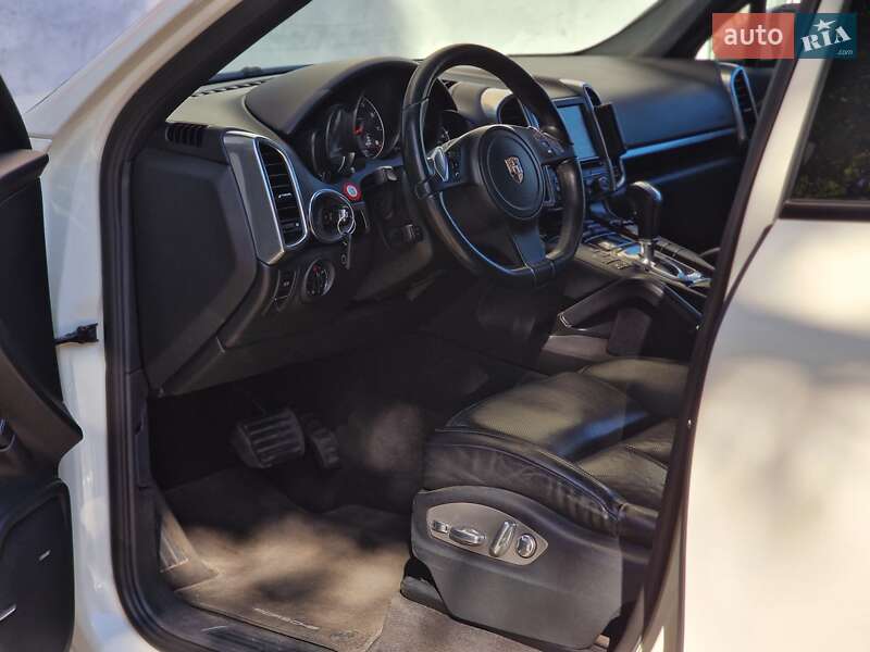 Внедорожник / Кроссовер Porsche Cayenne 2011 в Одессе