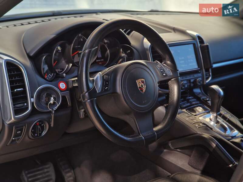 Внедорожник / Кроссовер Porsche Cayenne 2011 в Одессе