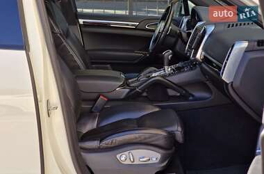 Внедорожник / Кроссовер Porsche Cayenne 2011 в 