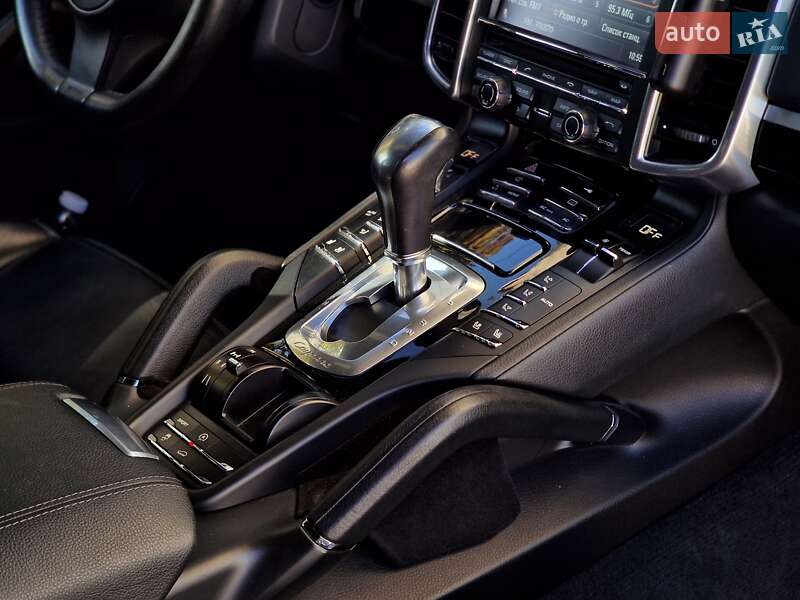 Внедорожник / Кроссовер Porsche Cayenne 2011 в Одессе