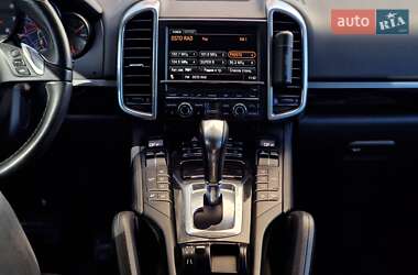 Внедорожник / Кроссовер Porsche Cayenne 2011 в 
