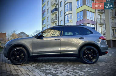 Позашляховик / Кросовер Porsche Cayenne 2013 в 