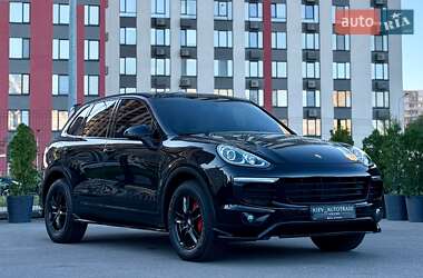 Позашляховик / Кросовер Porsche Cayenne 2016 в 