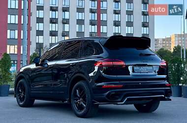 Позашляховик / Кросовер Porsche Cayenne 2016 в 