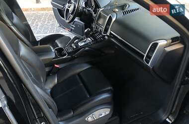Внедорожник / Кроссовер Porsche Cayenne 2015 в 