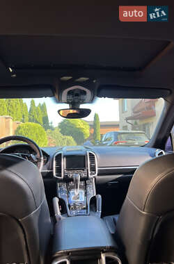 Внедорожник / Кроссовер Porsche Cayenne 2011 в 