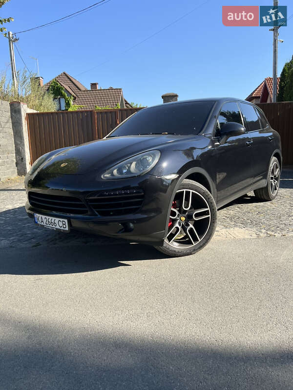 Позашляховик / Кросовер Porsche Cayenne 2011 в Києві