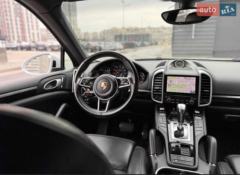 Внедорожник / Кроссовер Porsche Cayenne 2017 в Житомире