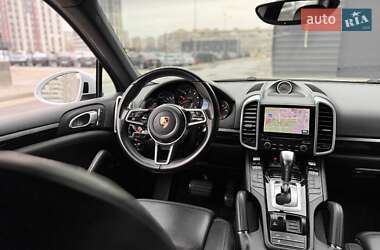 Позашляховик / Кросовер Porsche Cayenne 2017 в 