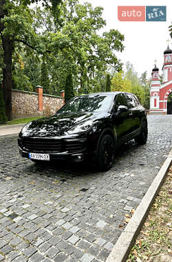 Позашляховик / Кросовер Porsche Cayenne 2015 в 