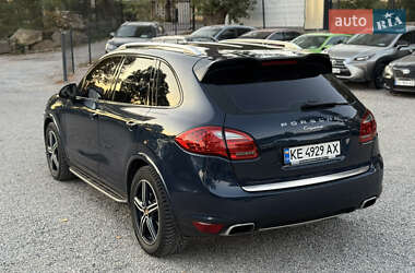 Позашляховик / Кросовер Porsche Cayenne 2012 в 