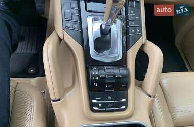 Позашляховик / Кросовер Porsche Cayenne 2011 в 