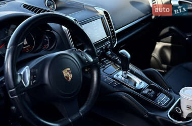 Позашляховик / Кросовер Porsche Cayenne 2012 в 