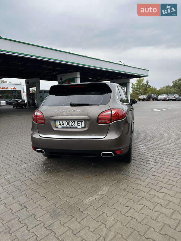 Позашляховик / Кросовер Porsche Cayenne 2012 в Києві