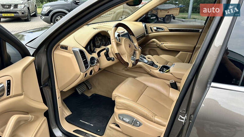 Позашляховик / Кросовер Porsche Cayenne 2012 в Києві