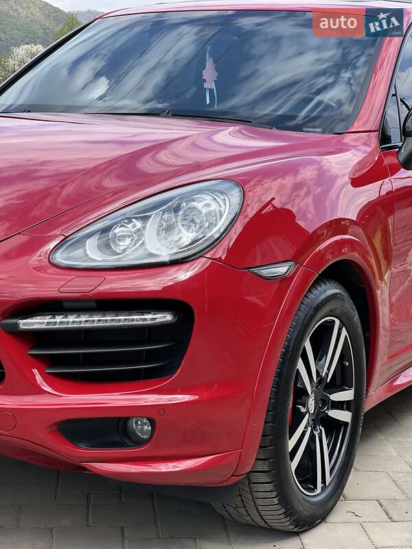 Внедорожник / Кроссовер Porsche Cayenne 2013 в Тячеве