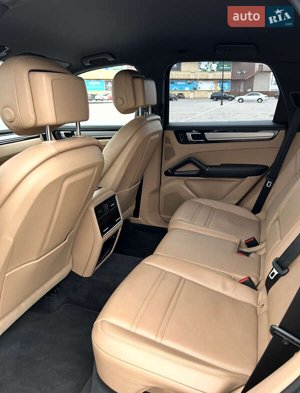 Внедорожник / Кроссовер Porsche Cayenne 2018 в Харькове