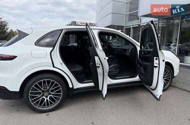 Позашляховик / Кросовер Porsche Cayenne 2019 в 