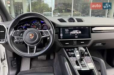 Позашляховик / Кросовер Porsche Cayenne 2019 в 