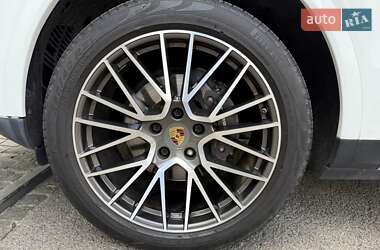Позашляховик / Кросовер Porsche Cayenne 2019 в 