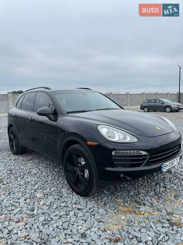 Внедорожник / Кроссовер Porsche Cayenne 2011 в 