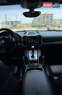 Внедорожник / Кроссовер Porsche Cayenne 2011 в 