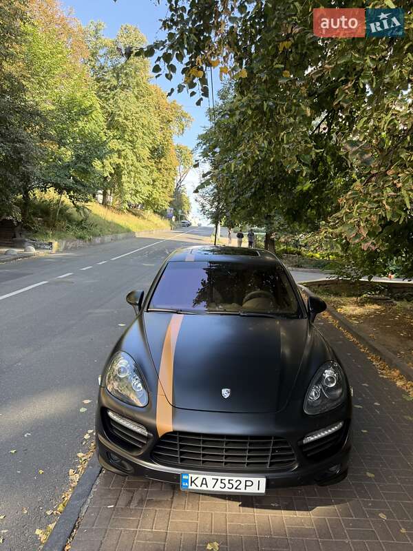 Позашляховик / Кросовер Porsche Cayenne 2010 в Києві