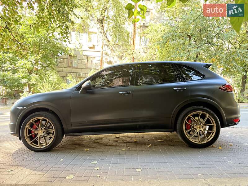 Позашляховик / Кросовер Porsche Cayenne 2010 в Києві