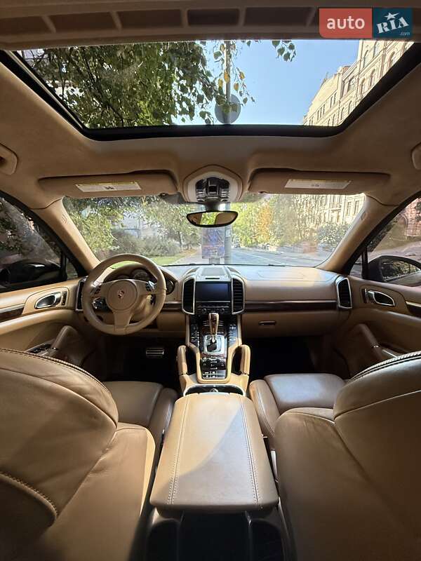 Позашляховик / Кросовер Porsche Cayenne 2010 в Києві
