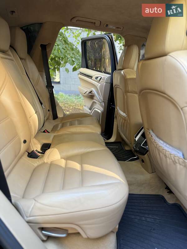 Позашляховик / Кросовер Porsche Cayenne 2010 в Києві