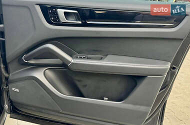 Позашляховик / Кросовер Porsche Cayenne 2019 в 
