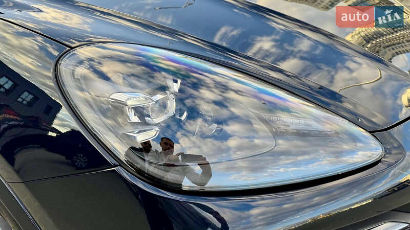 Позашляховик / Кросовер Porsche Cayenne 2019 в Києві