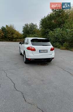 Позашляховик / Кросовер Porsche Cayenne 2013 в 