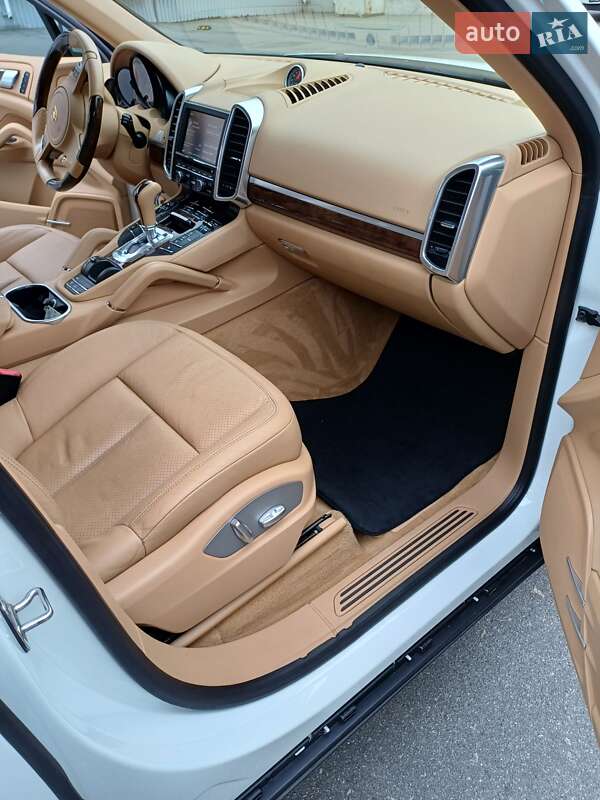 Позашляховик / Кросовер Porsche Cayenne 2013 в Дніпрі