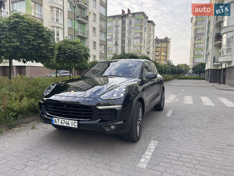 Внедорожник / Кроссовер Porsche Cayenne 2015 в Косове