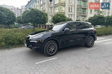 Позашляховик / Кросовер Porsche Cayenne 2015 в 