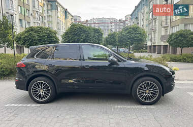 Позашляховик / Кросовер Porsche Cayenne 2015 в 