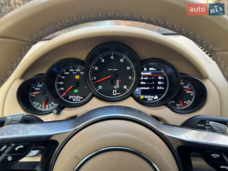 Внедорожник / Кроссовер Porsche Cayenne 2015 в Косове