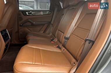 Позашляховик / Кросовер Porsche Cayenne 2020 в 