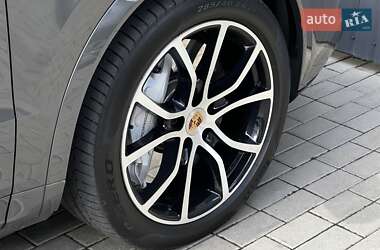 Позашляховик / Кросовер Porsche Cayenne 2020 в 