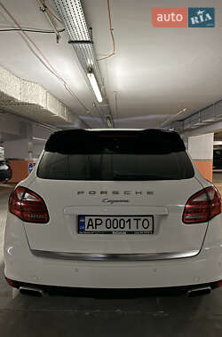 Позашляховик / Кросовер Porsche Cayenne 2013 в 
