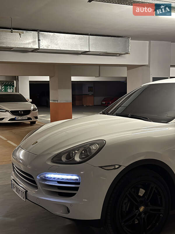Внедорожник / Кроссовер Porsche Cayenne 2013 в Запорожье