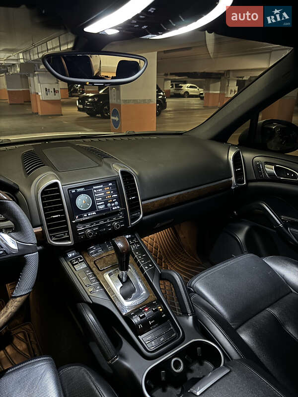 Внедорожник / Кроссовер Porsche Cayenne 2013 в Запорожье