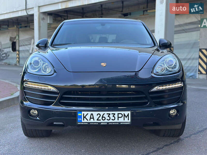 Позашляховик / Кросовер Porsche Cayenne 2012 в Києві